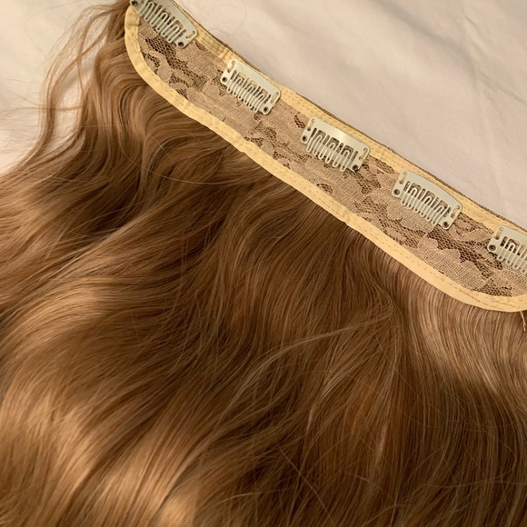 New Hair Extensions (4) 20" -3/4 And (1) 12” 3/4 Curly Wave - Picture 3 of 11